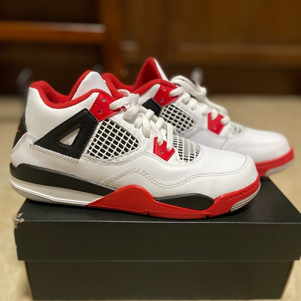Jordan 4 Retro Fire Red (2020)